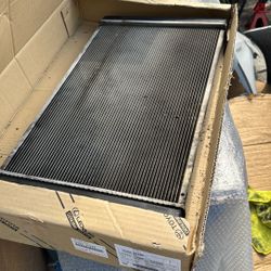 Toyota Prius 2010-15 Radiator Oem