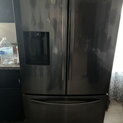 Like new Samsung Refrigerator Freezer Bottom