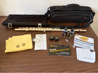 Gemeinhardt Flute with two cases and additional accessories