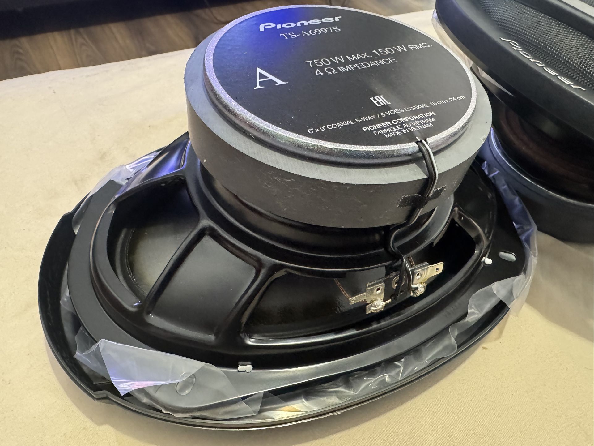 Pioneer TS-A6996S 6 Inch X 9 Inch 650W 5-Way Speakers