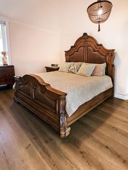 Michael AMINI AICO KING SIZE BEDROOM SET