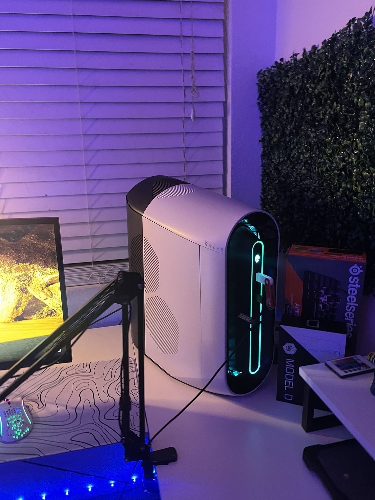 Alienwear Aura R12 I7000k 3070 32gb DDR Ram 1tb Samsung Pro Ssd Hhd 2tb !!