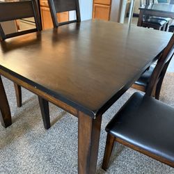 Dinning Table 