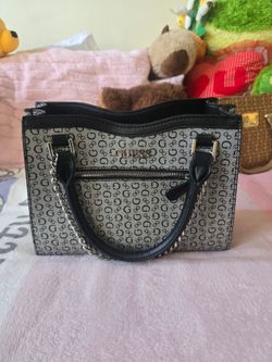 Guess tote