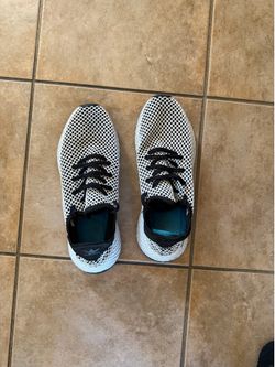 Size 11 Adidas Deerupt Shoes