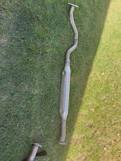 car automotive exhaust intermediate pipe with a built-in resonator