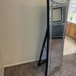 Queen Bed/ Bureau/ Stand A Lone Mirror