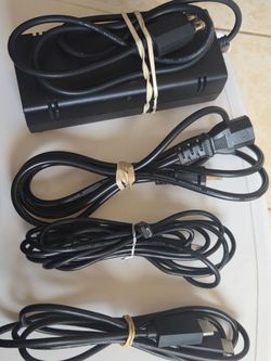 Xbox 360 Slim 500GB + Wired Controller