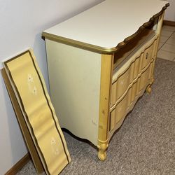 White/Cream, Blonde & Gold, Plastic & Wood 3-Drawer Dresser