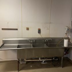 Stainless steel 3 bay sink