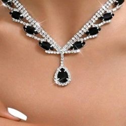 2 Set Luxury Water Drop Neclace And Earings