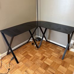 Corner desk