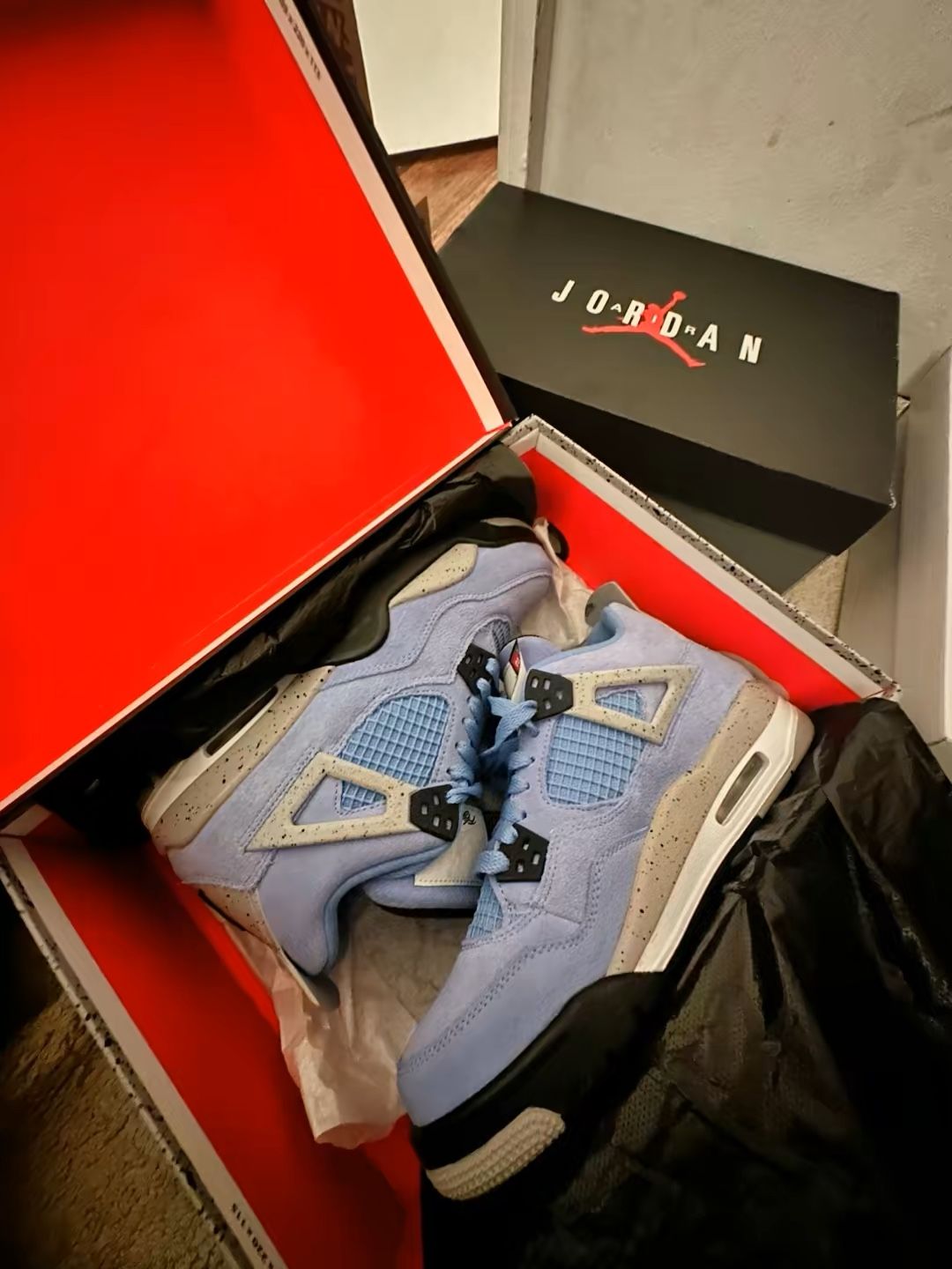 Air Jordan 4 Retro University Blue 