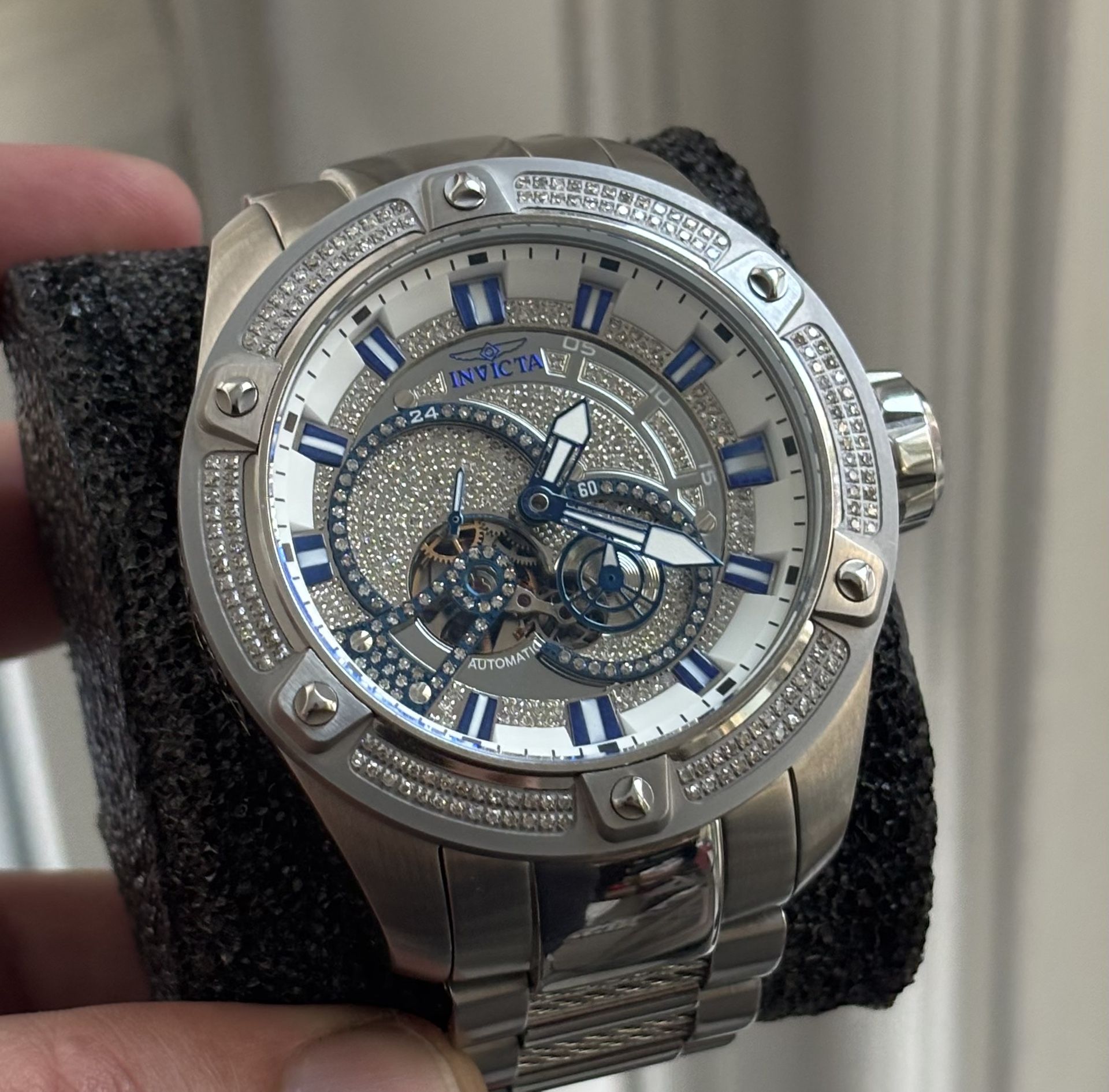 Invicta Bolt Predator Diamonds Men’s Watch