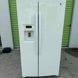 GE SxS Refrigerator White 