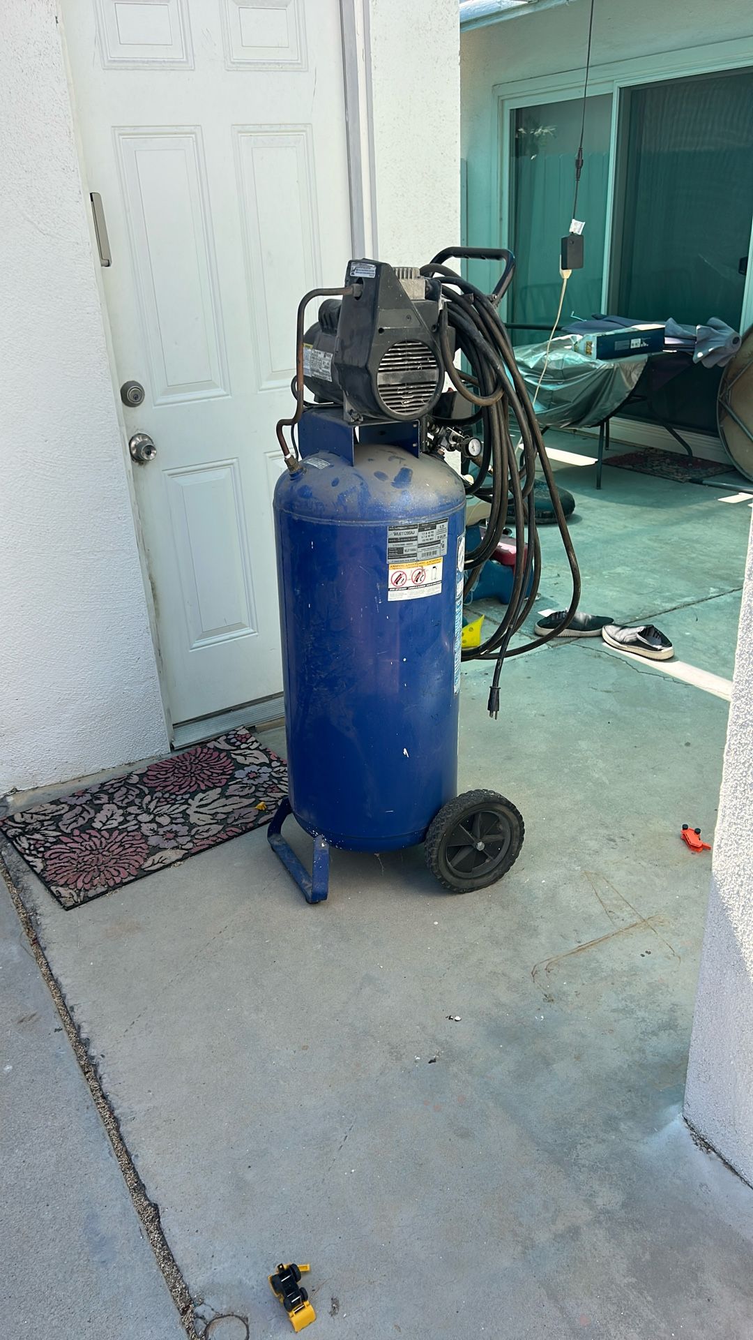Campbell Hausfeld 30 gallon Air compressor 6.25hp 130 psi