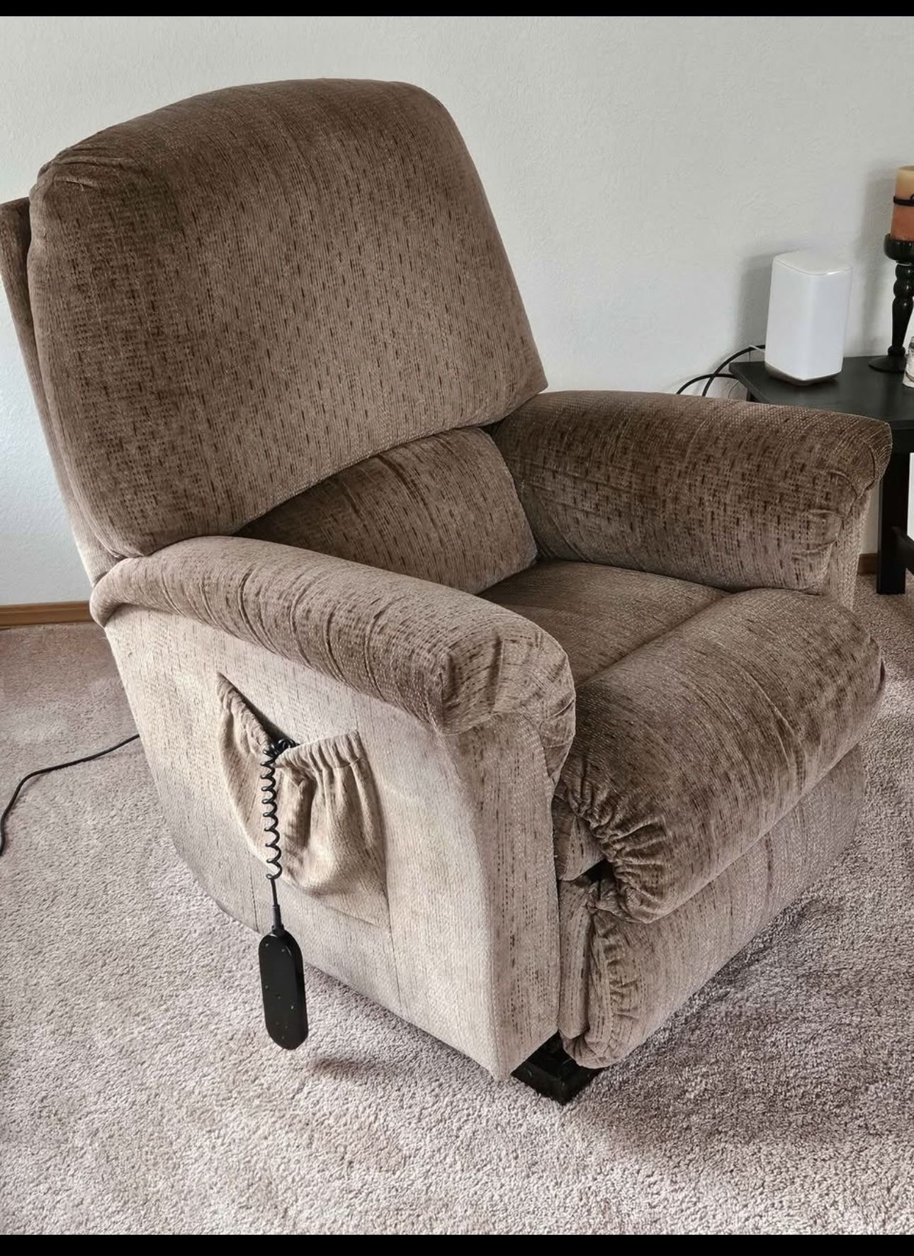 Lazy Boy Brand Power Lift Recliner With Remote 
