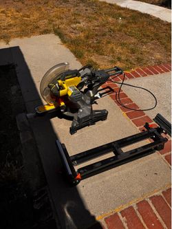 Ryobi 12in single bevel miter saw, 80 tooth Diablo blade, warrior miter stand