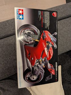 Tamiya 1/12 Scale Ducati 1199 Panigale S plastic model kit (Item #14129). 