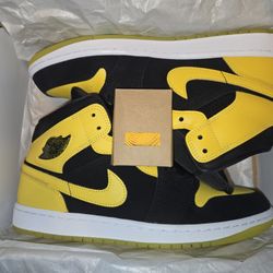 AIR JORDAN 1 MID SE
10.5