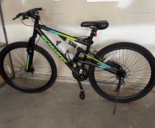 Bicycle 29” Schwinn  Knowles Like brand new