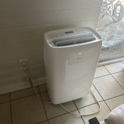 LG 6,000 BTU Portable Air Conditioner (Works) 