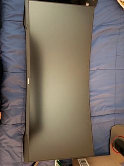 Samsung 34' Odyssey G5 Ultra-Wide Gaming Monitor with 1000R Curved Screen