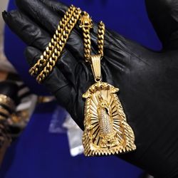 14k gold plated 6mm Cuban link chain and pendant 