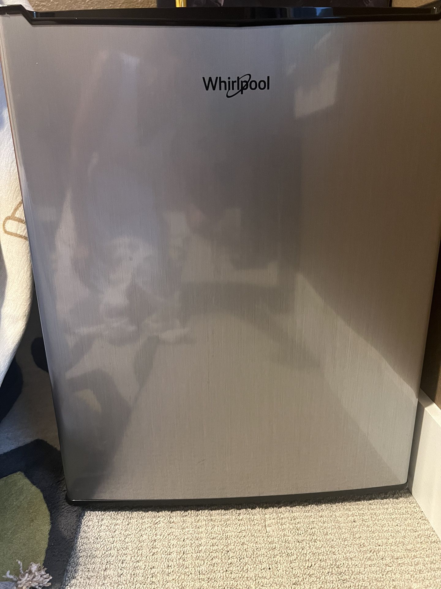 Whirlpool 2.7cu Mini Refrigerator 