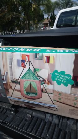 Kids hang tent