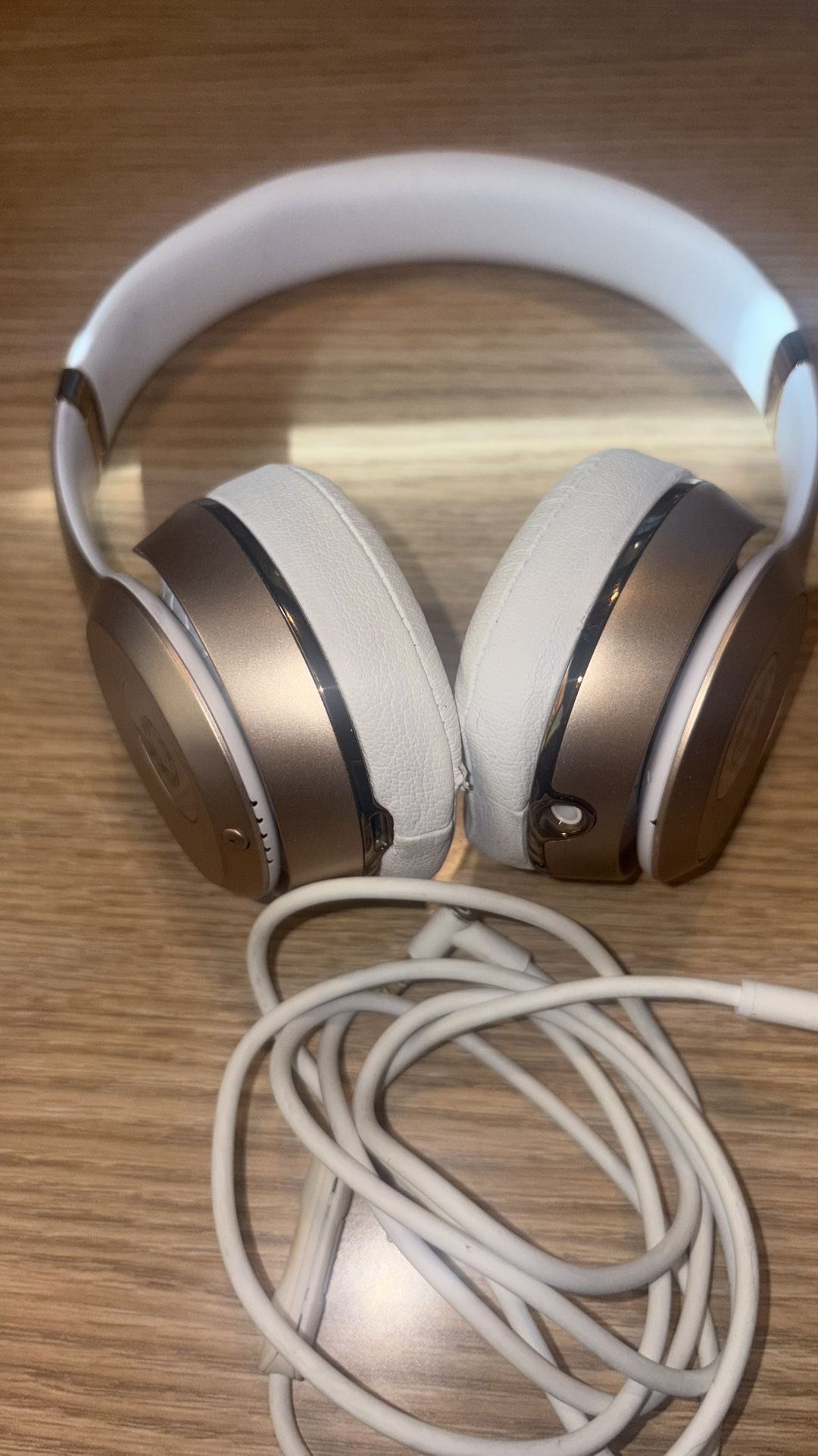 Beats. Solo3. Wireless In Rose Gold 2 Available