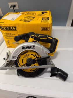 Dewalt 20V Circular Saw Cordless Brushless 6-1/2 in. Sidewinder Style(Tool Only) 2026