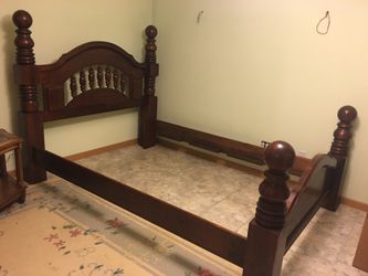 Wooden Bed Frame With Headboard 