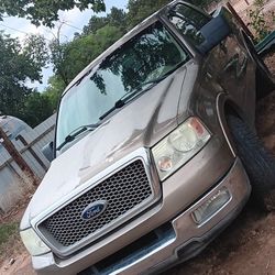 2004 FORD F - 150 LARIEOT  5-4 TRITON 