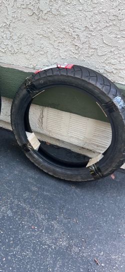 Motorcycle tire