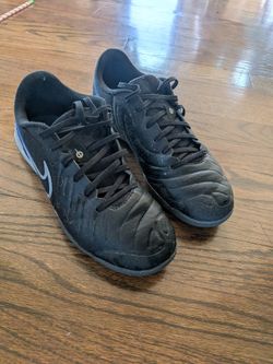 Nike Tiempo Legend 10 Academy Indoor/Court Soccer Shoes men's size 7.5 us