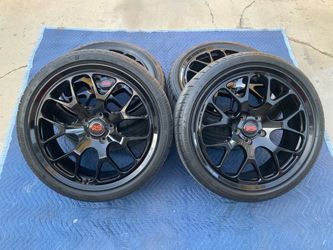 Volkswagen GTI 19x8.5 NEUSPEED Wheels 5x112 ET 45