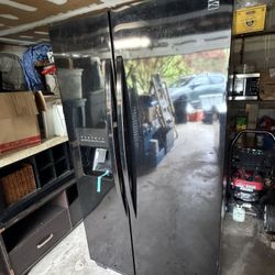 Kenmore Side By Side Refrigerator With Ice/Water