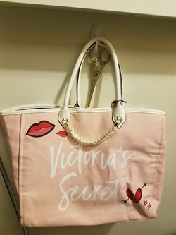 New Vs tote not a free gift dnt ask thks