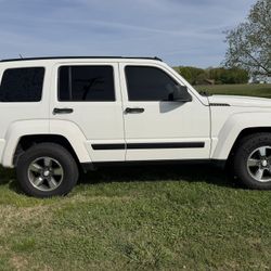 2008 Jeep Liberty Sport (3.7L Gas)