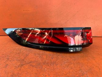2023 - 2026 LAND ROVER RANGE ROVER SPORT LEFT DRIVER SIDE OUTER TAIL LIGHT OEM