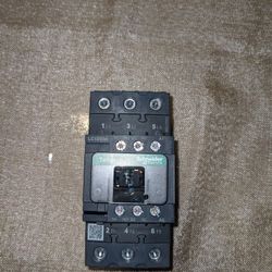 Schneider Electric LC1D50A Contactor – BRAND NEW 
