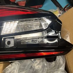 2024 cross track Subaru inner tail light