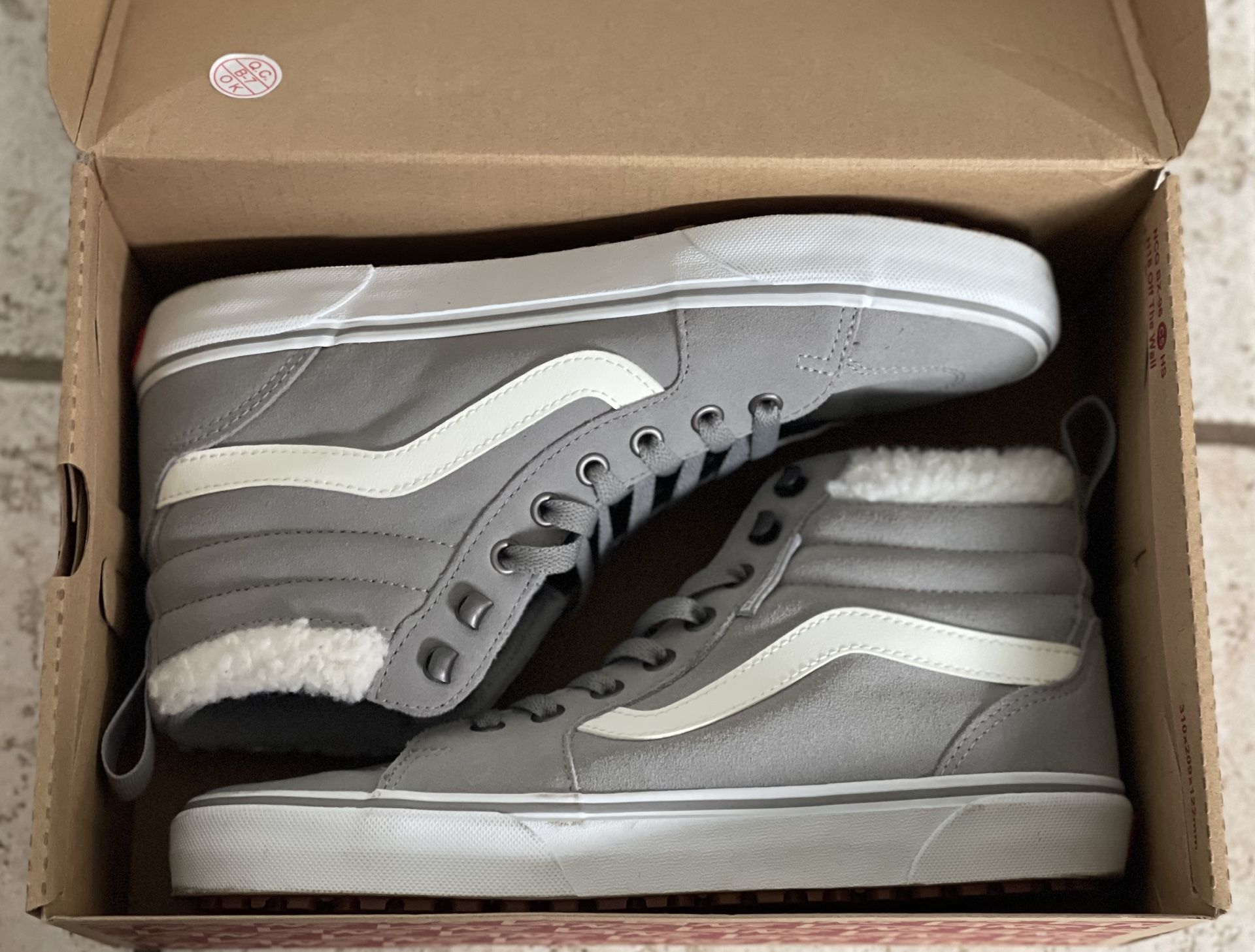 Vans Filmore Women's Hi Top Grey White Faux Fur Suede Shoes 9.5 US Women’s