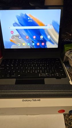 SAMSUNG GALAXY   8A  128 gig like new with keyboard and mouse  like New with box