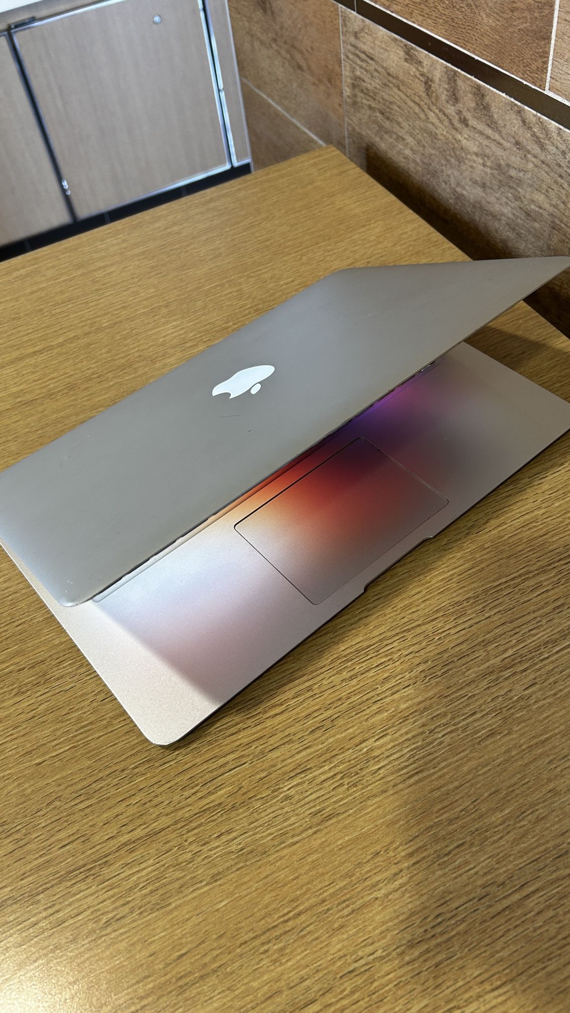 Apple MacBook Air 13” I5/8GB/256GB SSD $180