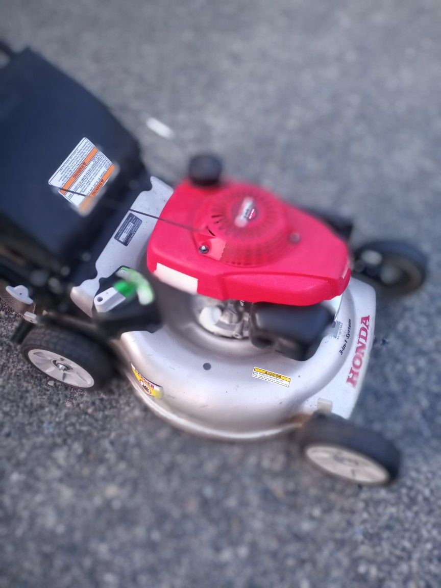 Honda 21inch Selfpropelled Lawn Mower. Hrr216k9vkaa Works Excellent