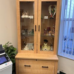 Curio Cabinet With 2 Drawers 