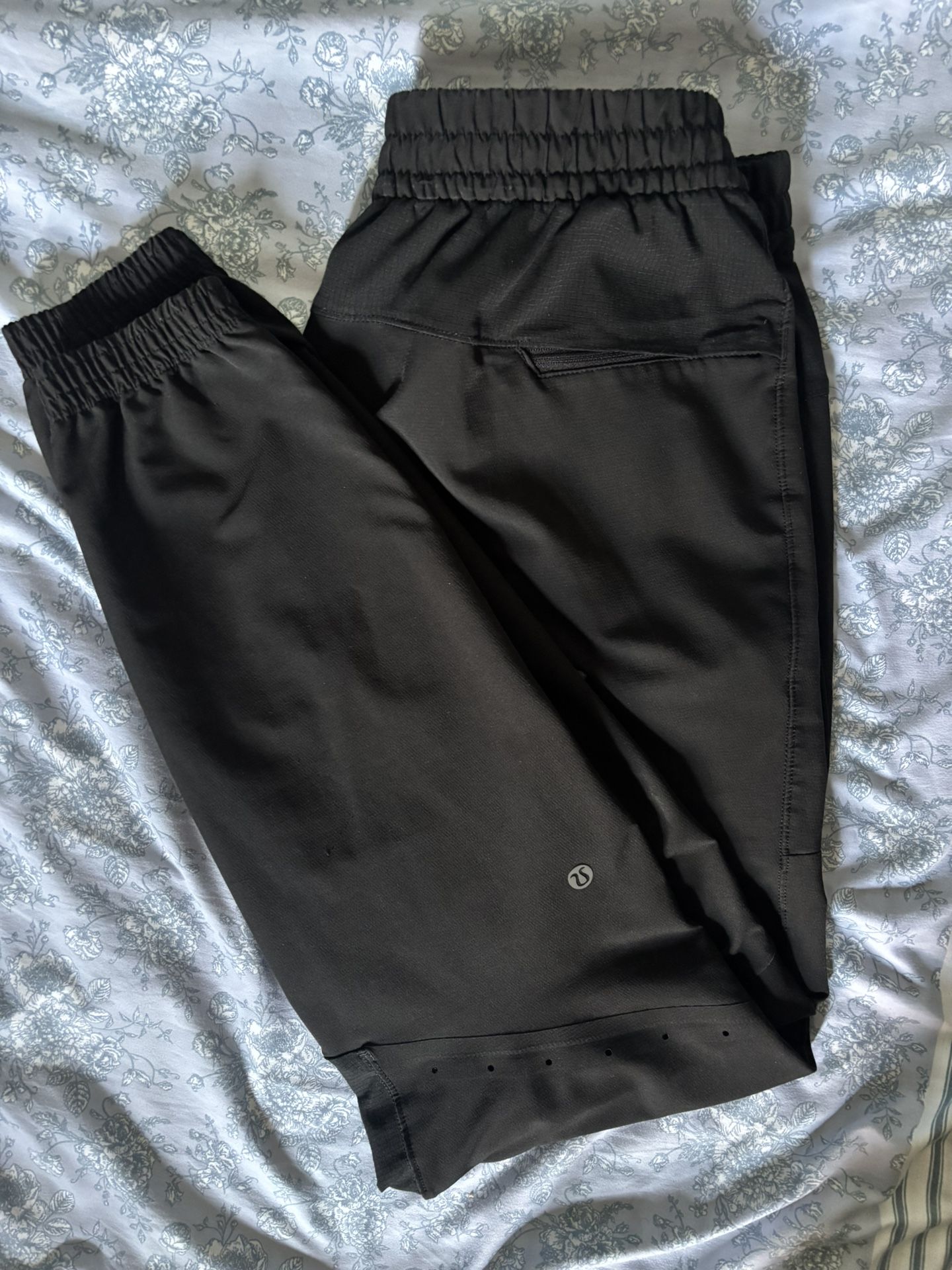 Lululemon License to Train Joggers