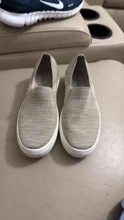 Slip on tenis shoes